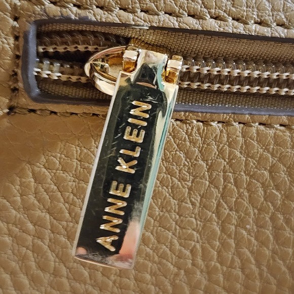 Anne Klein Carrie Fringe Floral Straw Raffia Embroidered Satchel - - Picture 5 of 16